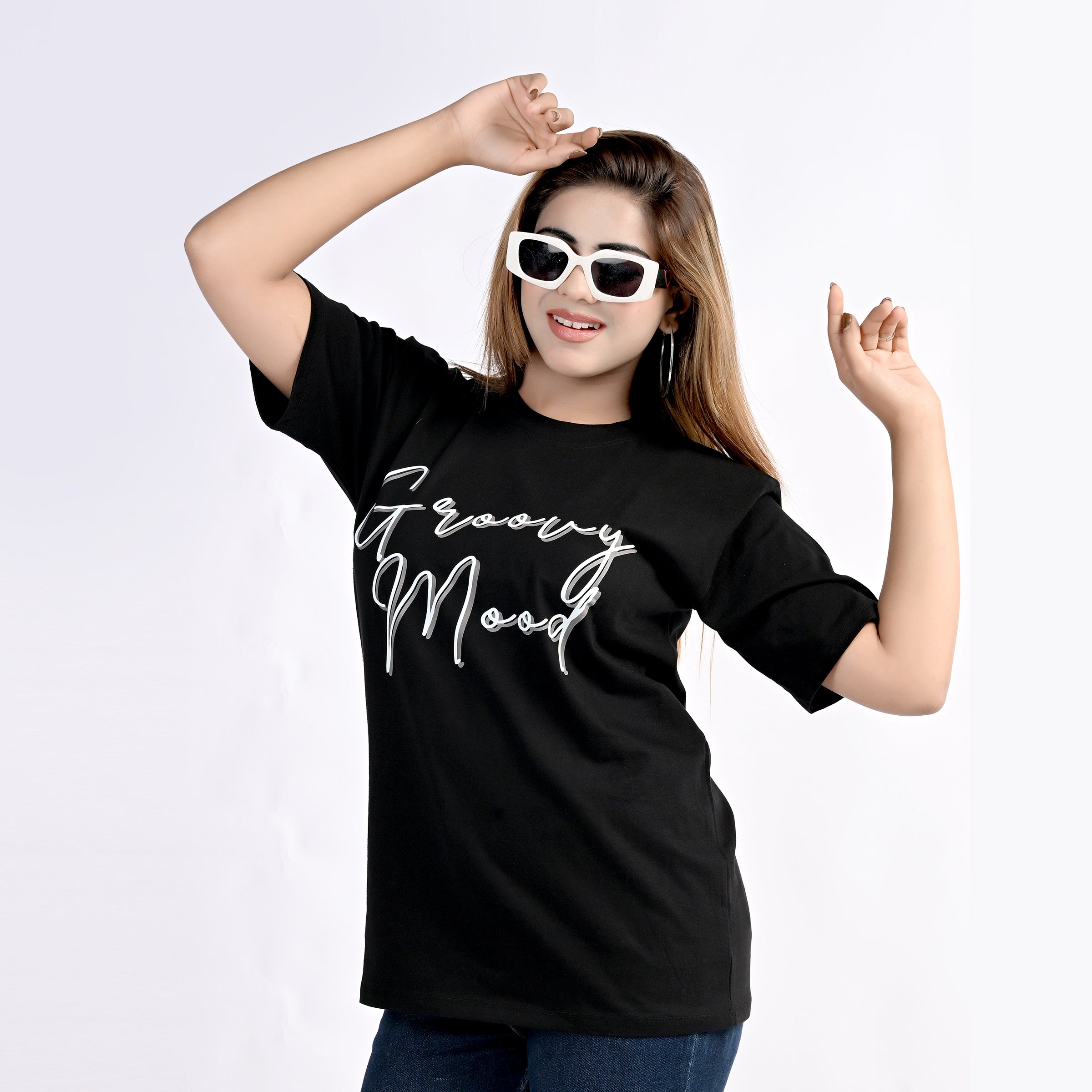 MOC - Women's Groovy Mood Regular Graphic T - Shirt